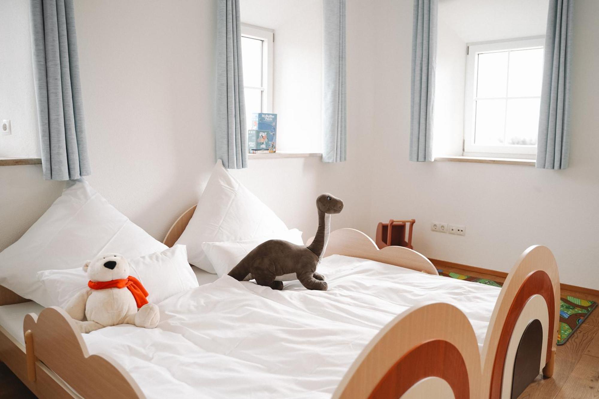 Black Horse Family Apartment - Barrierearm - Pfotenglueck - Familienzeit By Loewenherz Homes Stephanskirchen Екстер'єр фото